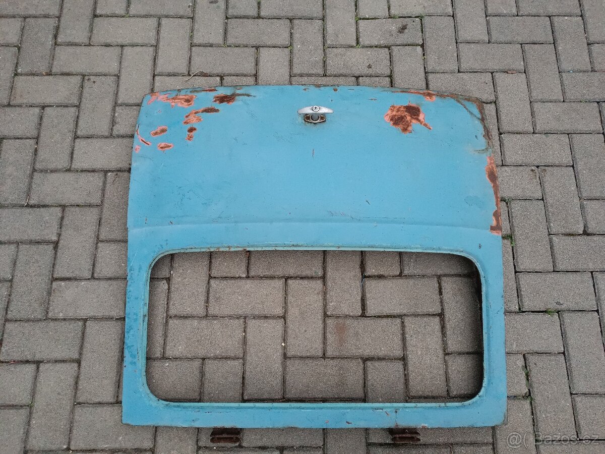 Zadní vrata Škoda 1202 kombi na opravu