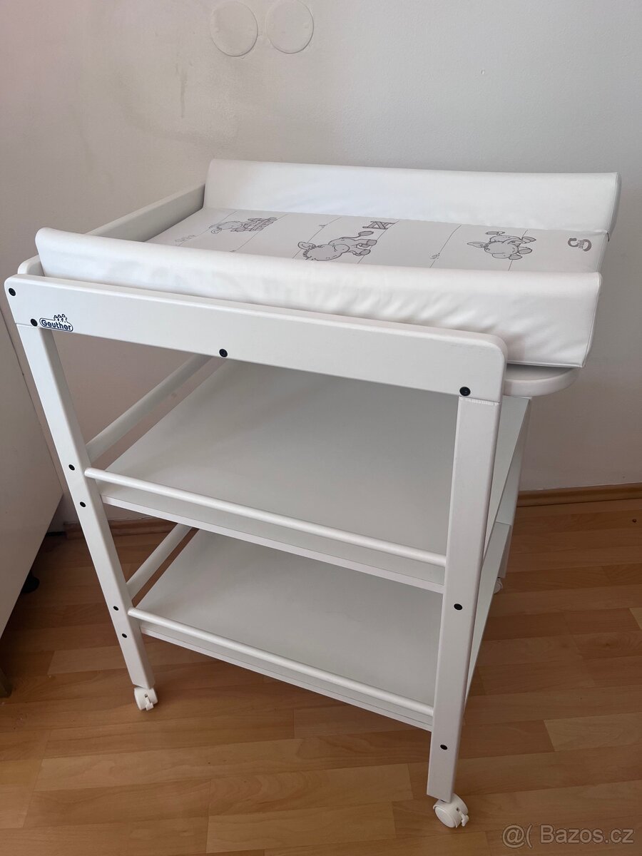 Přebalovací pult