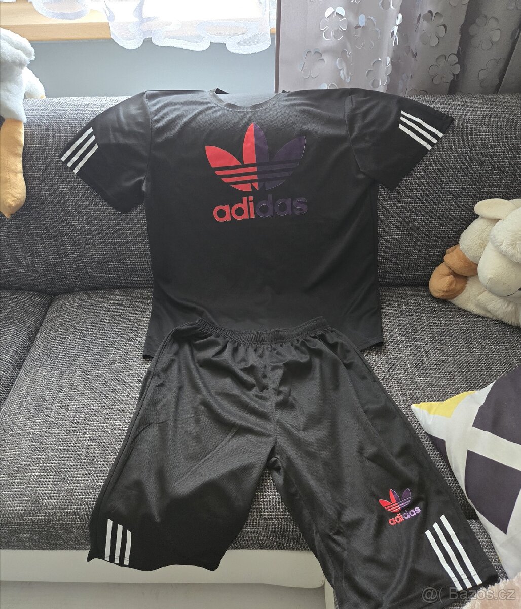 Souprava adidas Velikost L