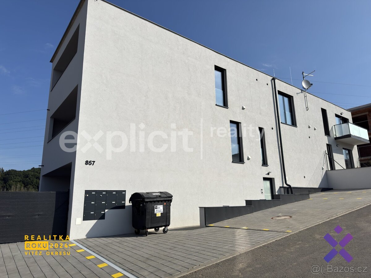 Pronájem bytu 1+kk 30 m2, Zlín - Prštné, ev.č. 02347