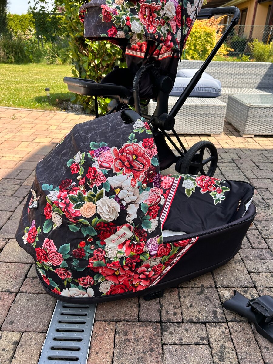Hluboká korba Cybex Spring Blossom Dark