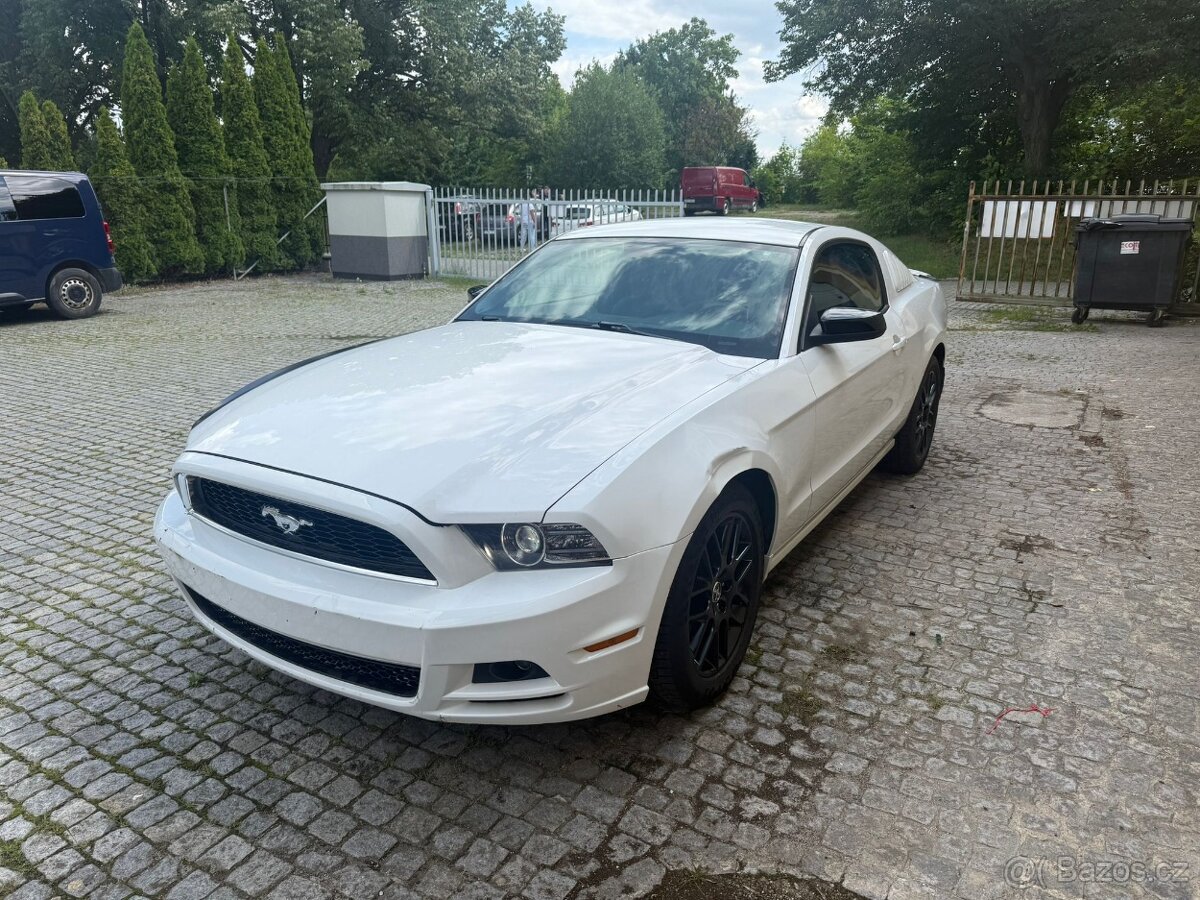 Ford Mustang 3,7 v6 63 tis km