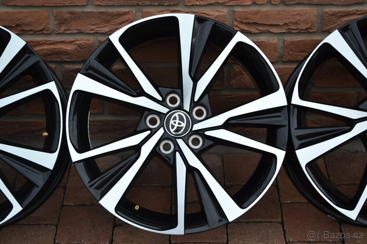 5x114,3 R18 Hliníkové disky Originál Toyota C-HR 2