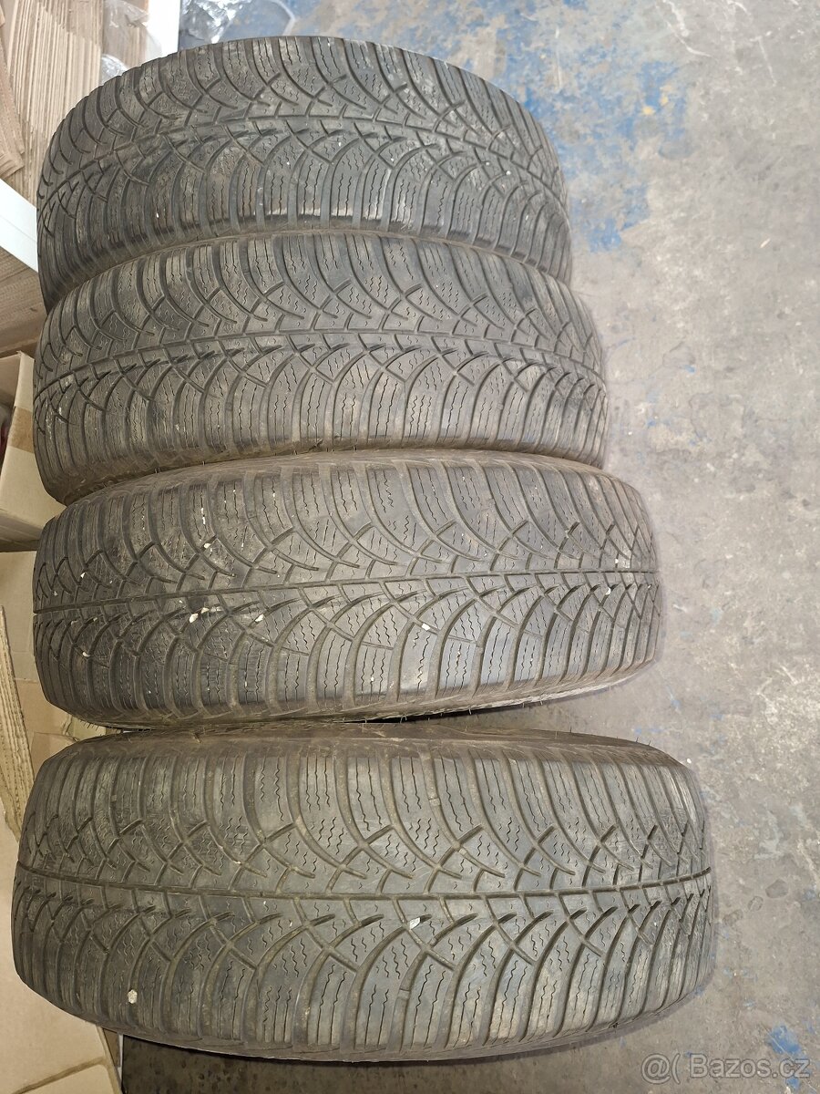 185/60R15 Zimní pneu