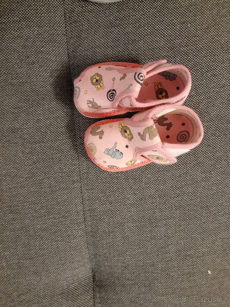 Prodám dívčí bačkory