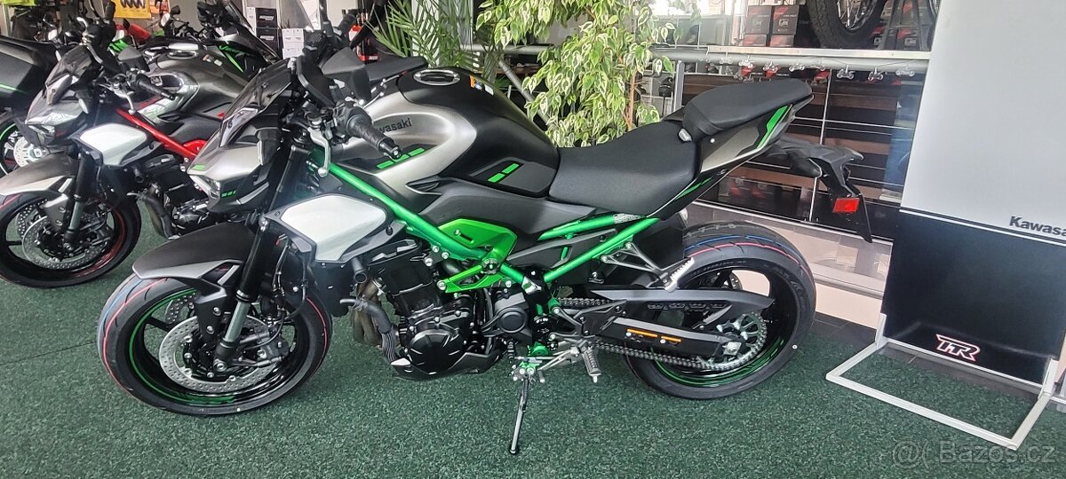 KAWASAKI Z900 (2025)