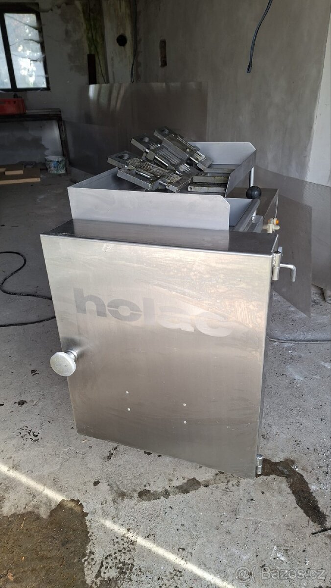 Holac – profesionální kostkovačka masa