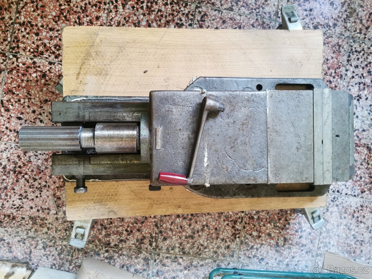 Prodám hydraulický svěrák