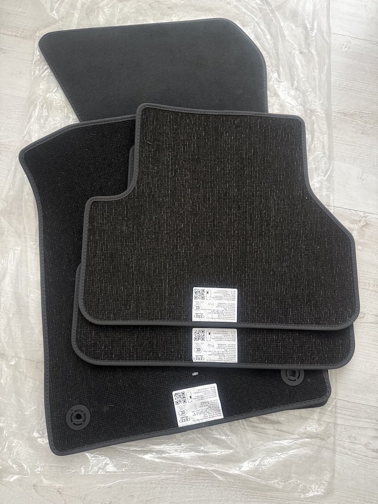 AUDI A4 (B9/8W) koberečky orig. nové
