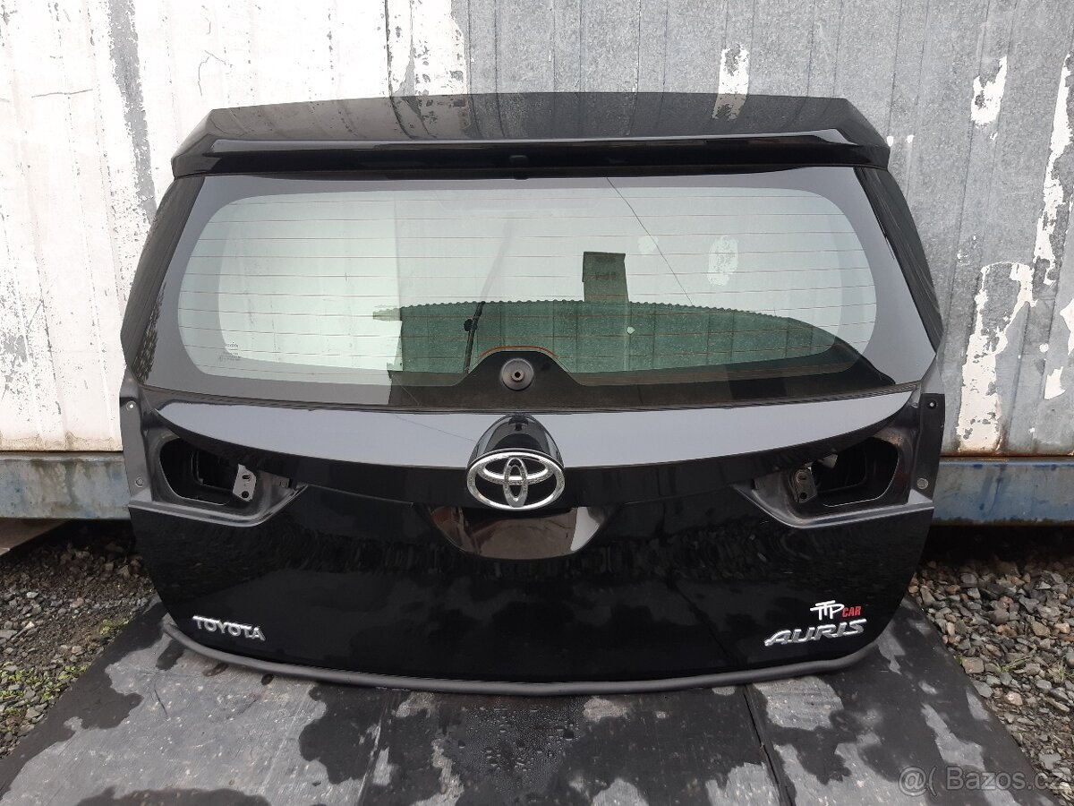 Toyota Auris dveře