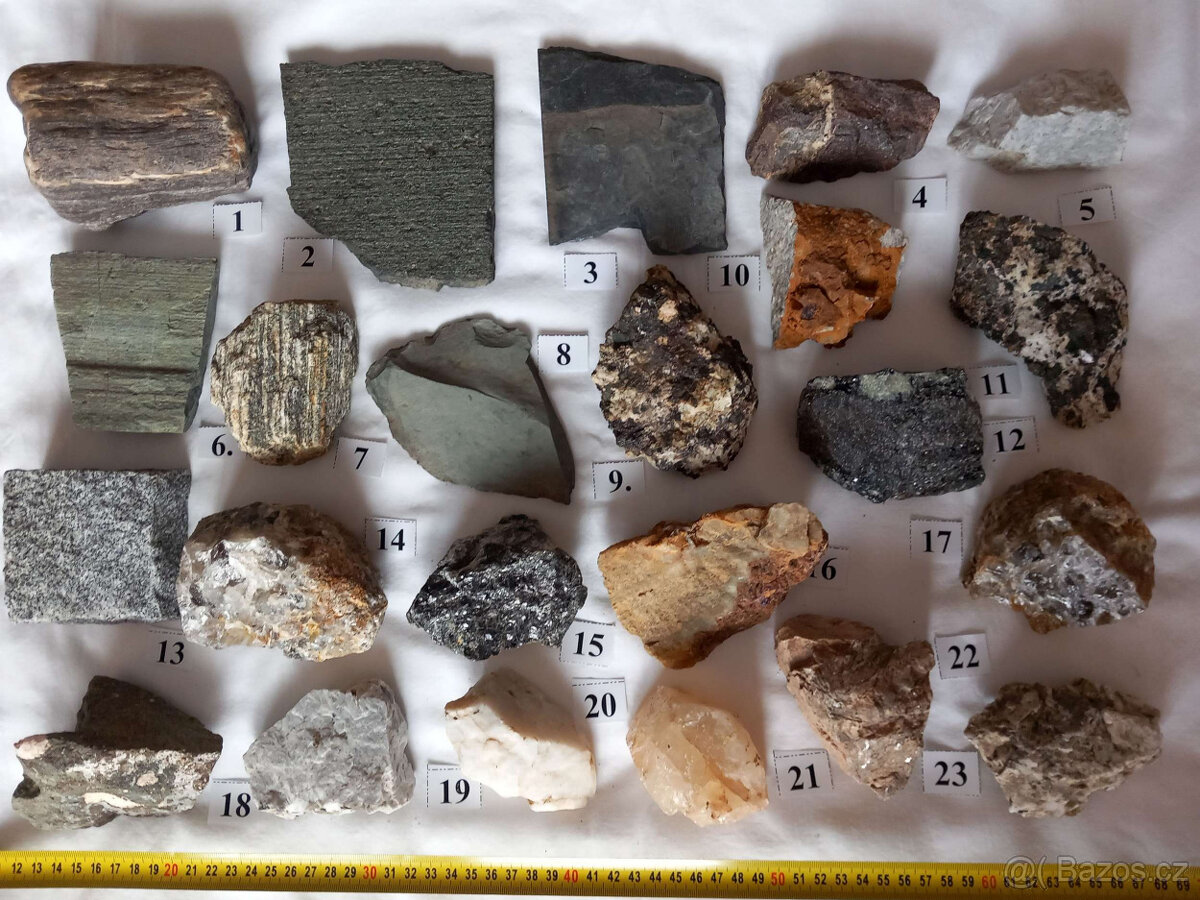 T10 Sbírka 23 ks minerálů a hornin – větší vzorky