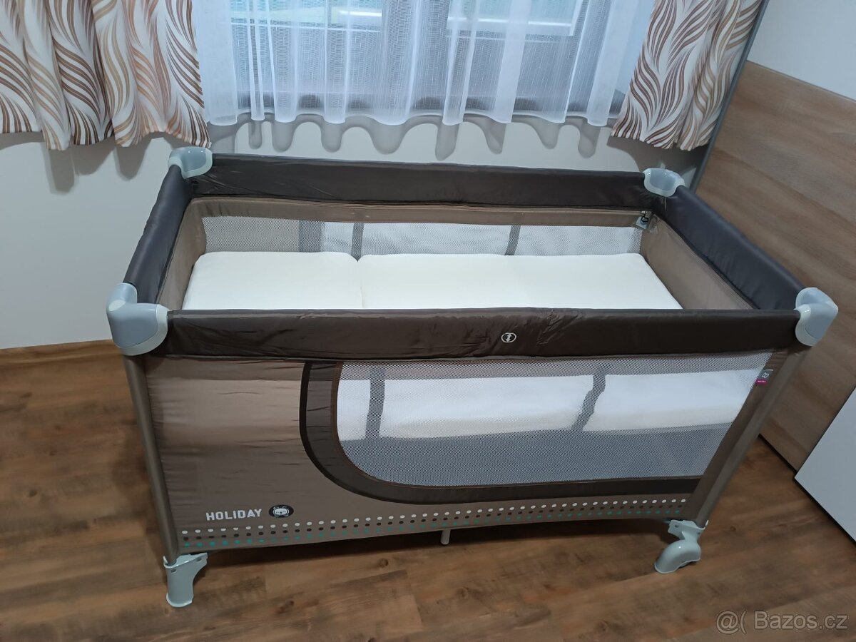 Prodám cestovní postýlku + matraci