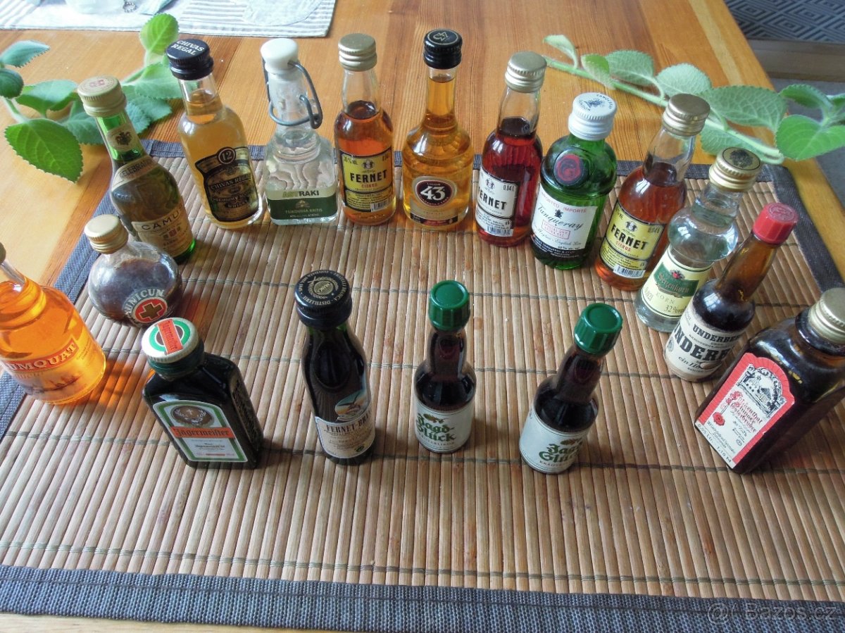 Mini lahvičky alkoholů sbírka  (kus za 10Kč)