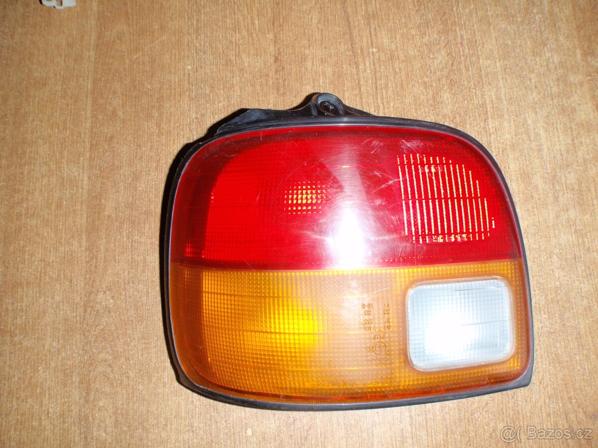 Daihatsu Cuore L501 levé zadní světlo