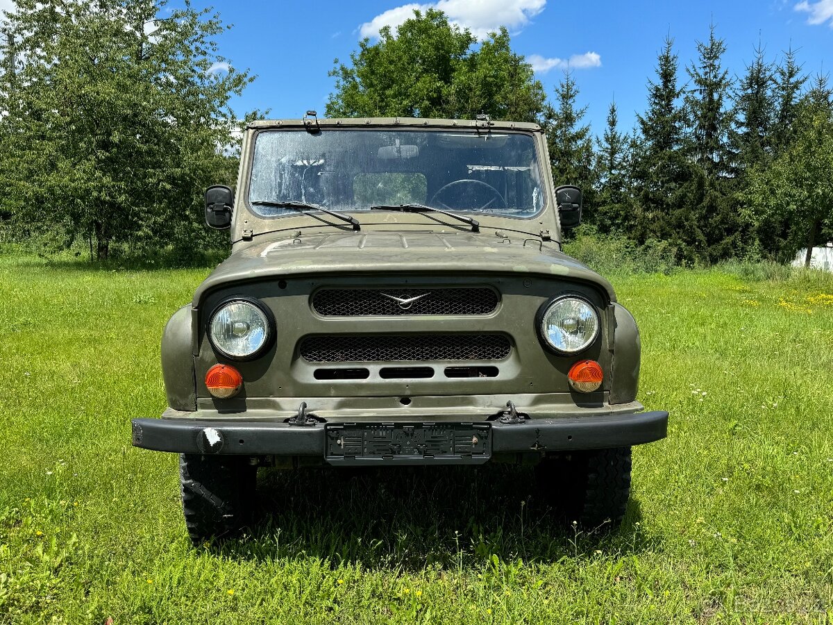 UAZ 469, vojenská uloženka, top stav. Praha 6