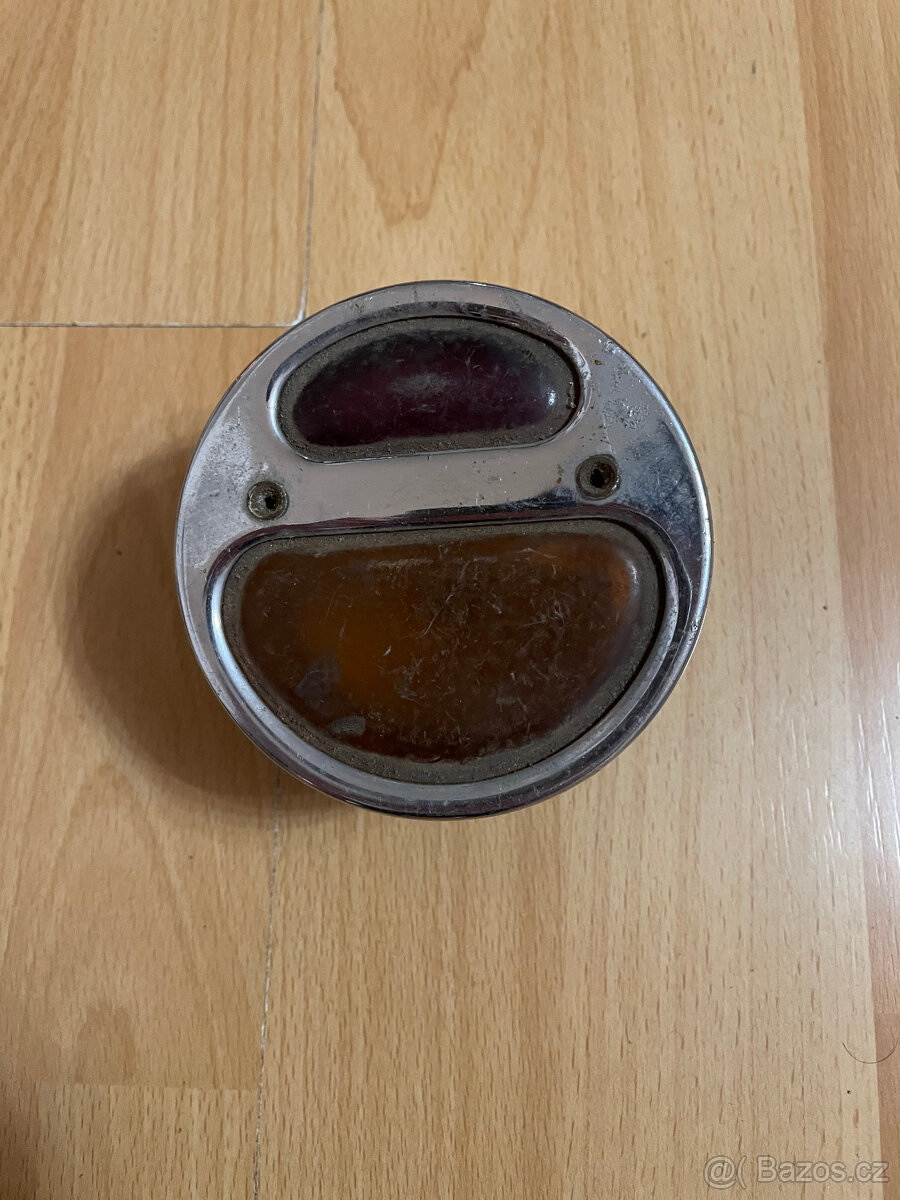 Prodám zadní lampu -světlo na veterána