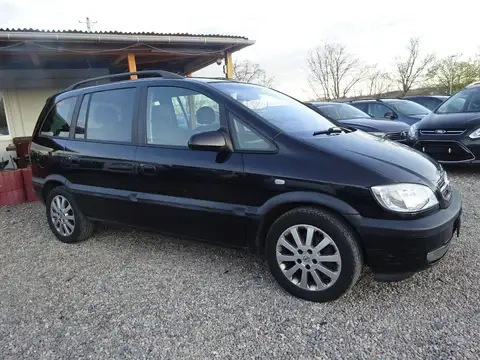 Opel Zafira 1.8 benzín 7 míst nová stk