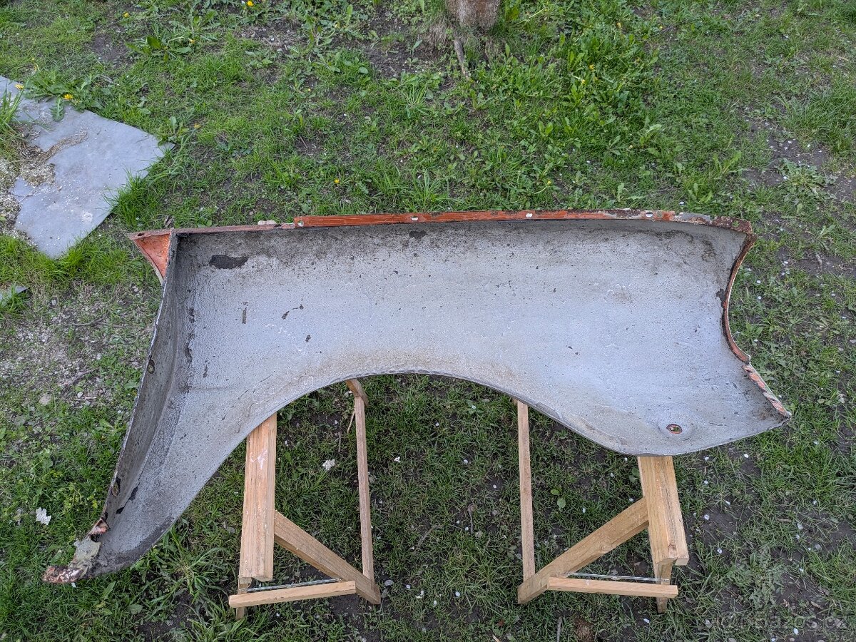 Blatníky Škoda 100