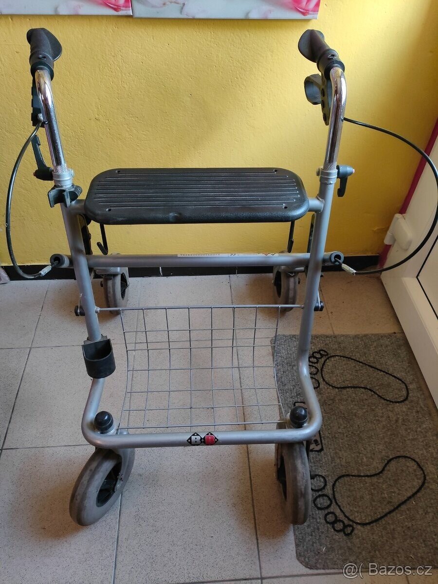 seniorské chodítko - sedátko - kola