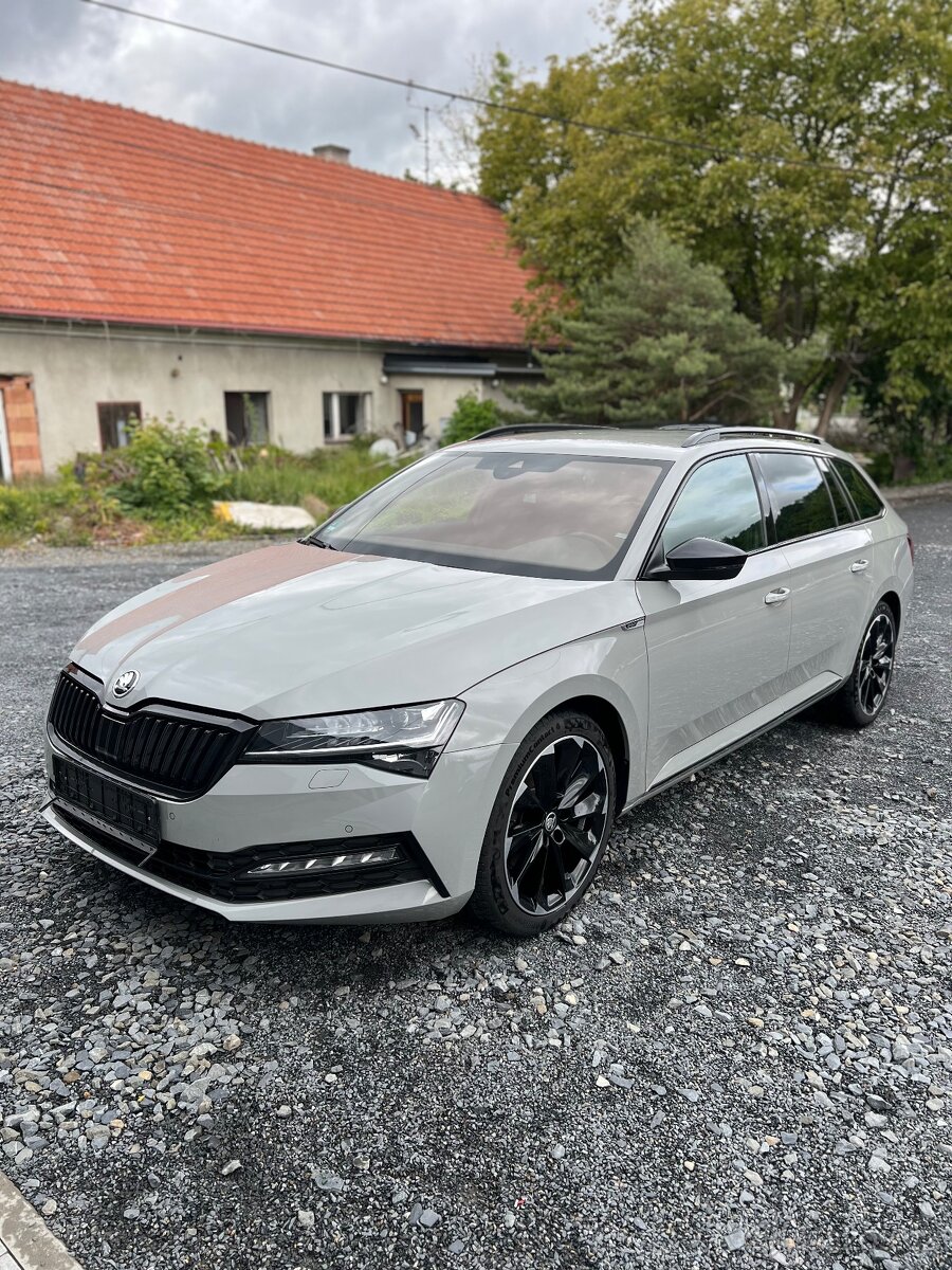 Škoda Superb 2.0 Tdi 140Kw Sportline Kamera Virtual Matrix