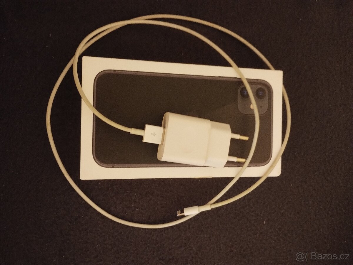 iPhone 11 128GB Černá