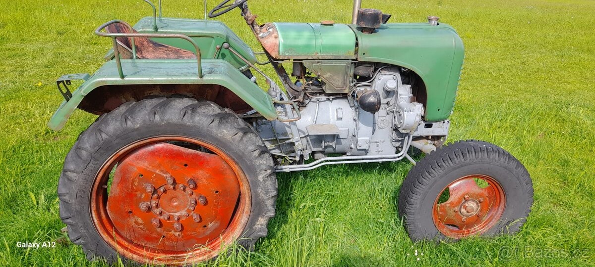 Traktor steyr