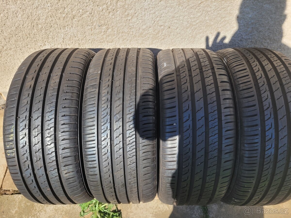 Barum Bravuris 5 225/45/R17