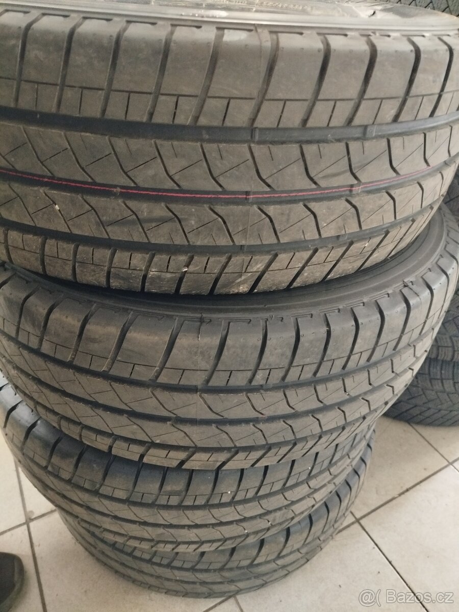 235/65/16c Bridgestone nové