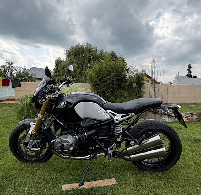 BMW R nine T rv. 2015, najeto 25 155 km