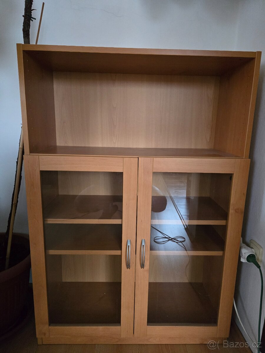 Prosklená skříňka