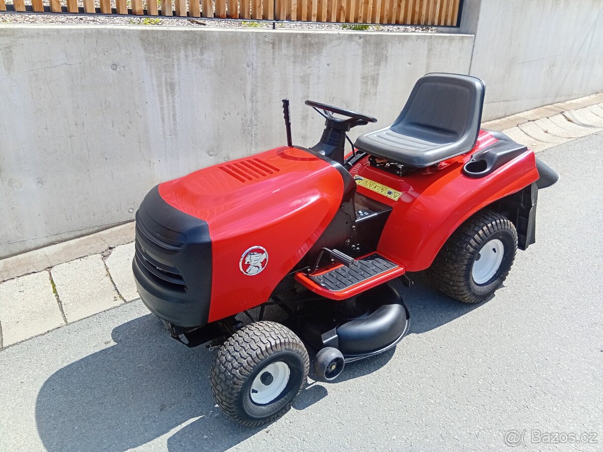Prodám zahradní traktor HOP 12.5Hp