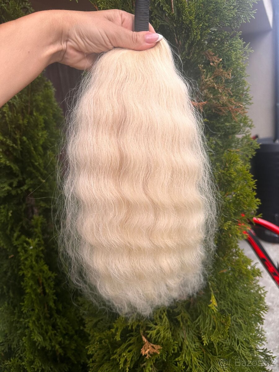 Blond objemové vlasy k prodloužení