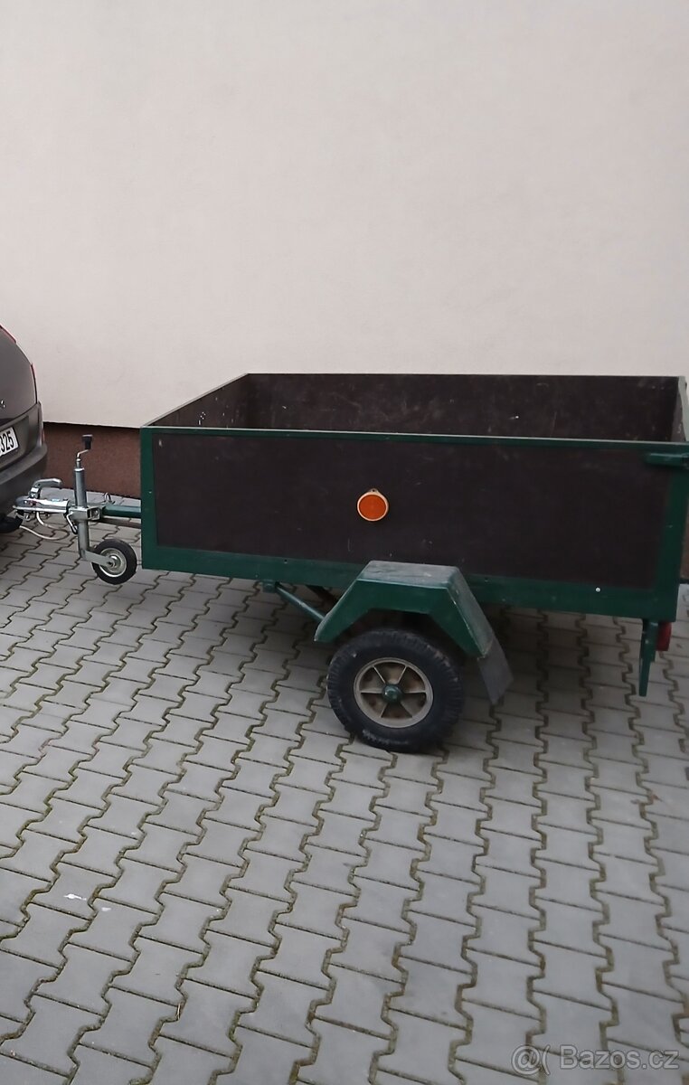 Přívěsný vozík