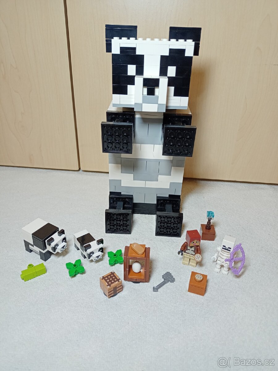 Lego Minecraft panda