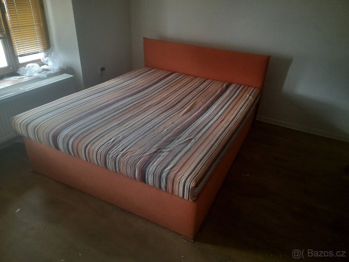 Manželská postel