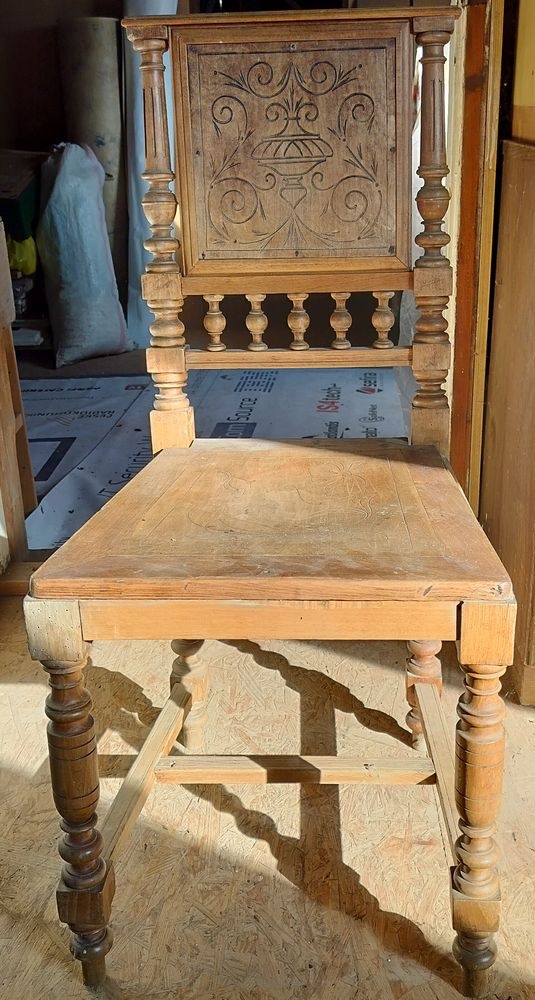 Starožitná židle po renovaci