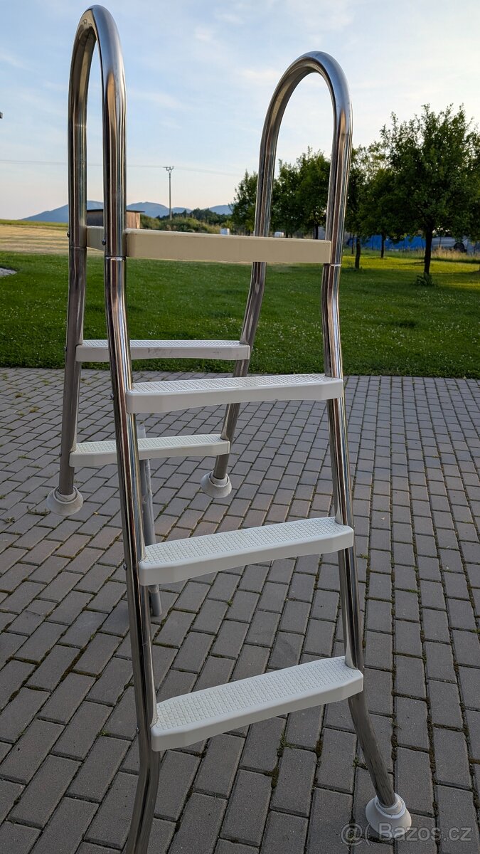 Bazénové nerezové schůdky 135 cm