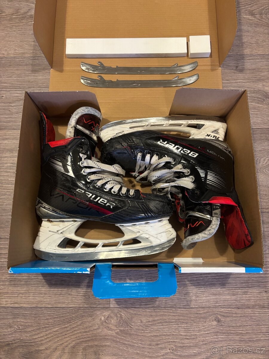 Hokejové brusle Bauer Vapor X4, velikost 8, fit 2
