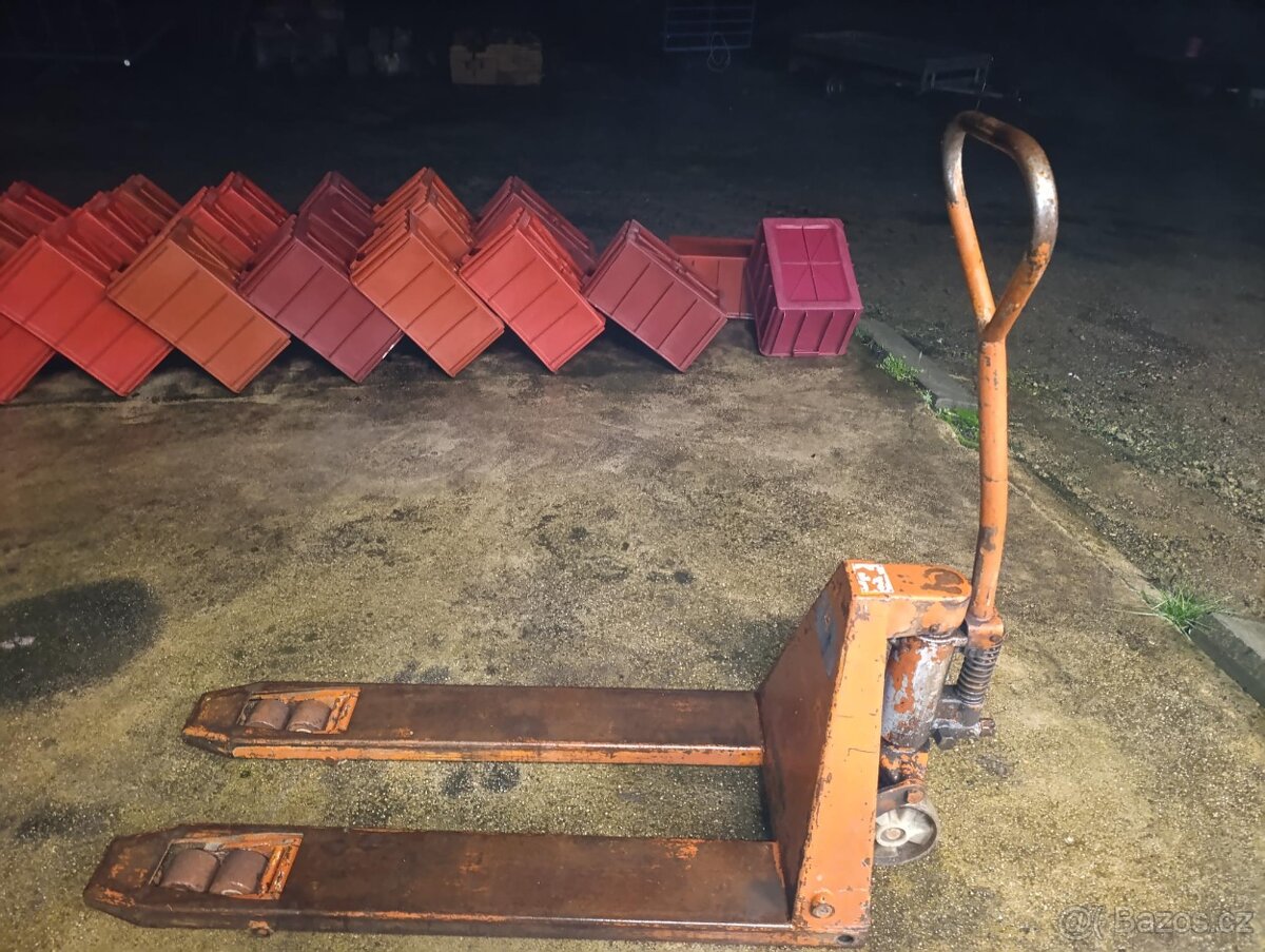 Paletový vozík - k opravě přetěsnění