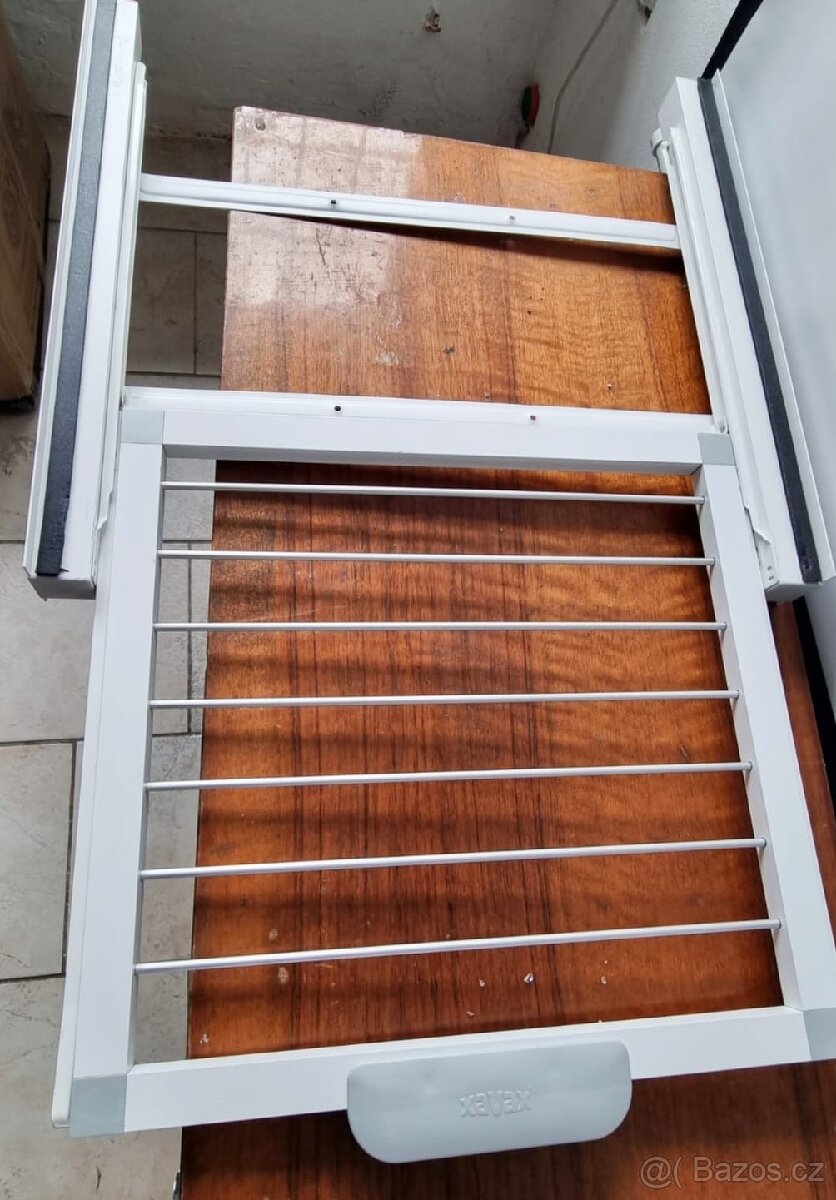 Univerzální mezikus Xavax pračky/sušičky