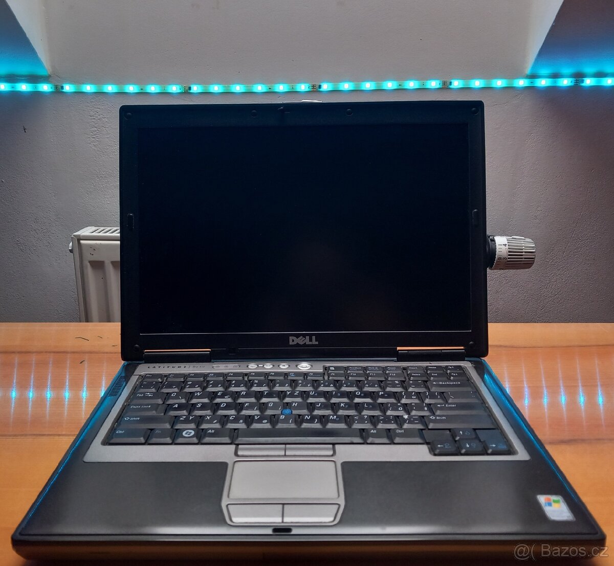 Starý dell notebook