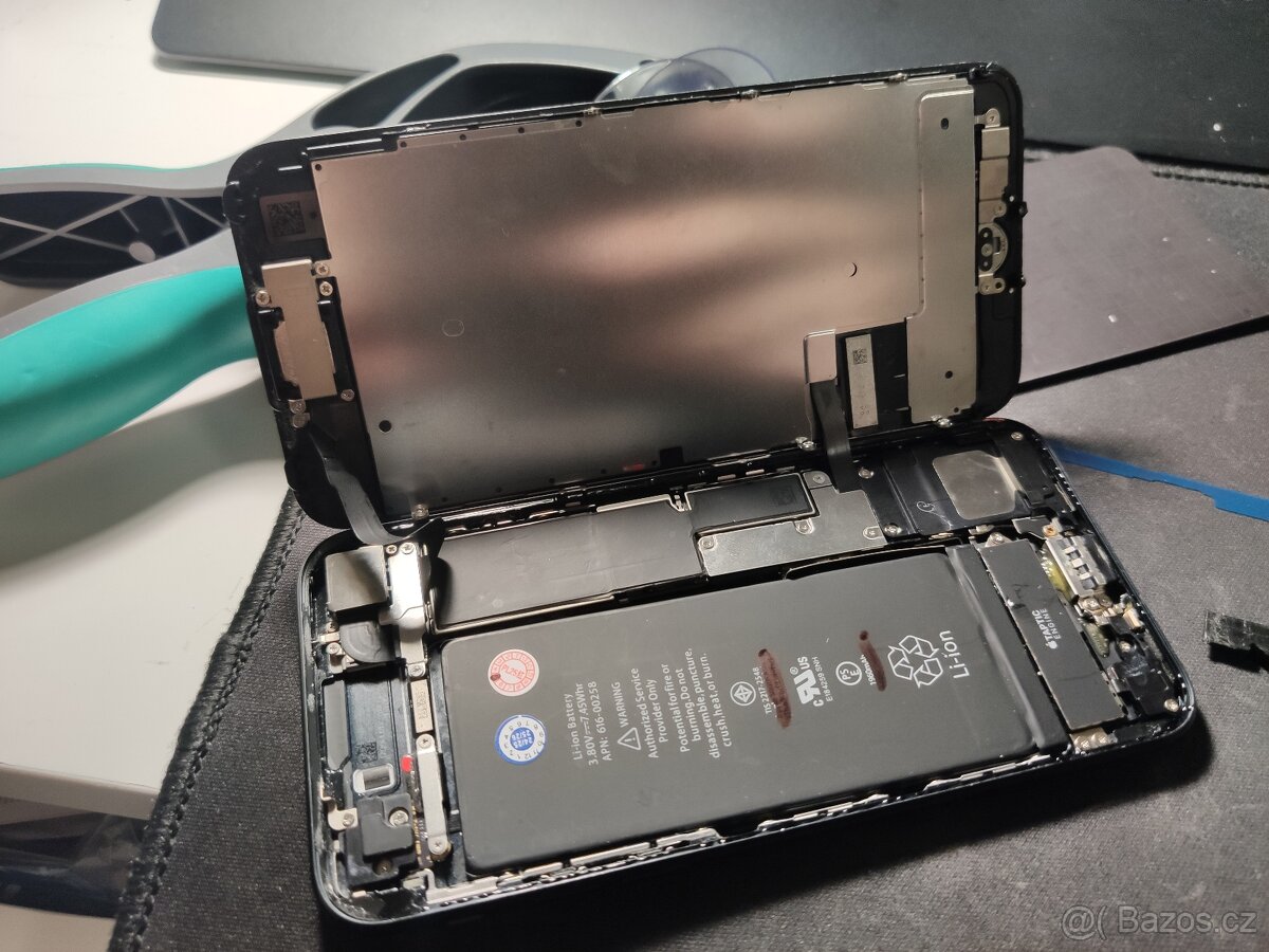 Servis a opravy mobilních telefonů, herních zařízení a PC