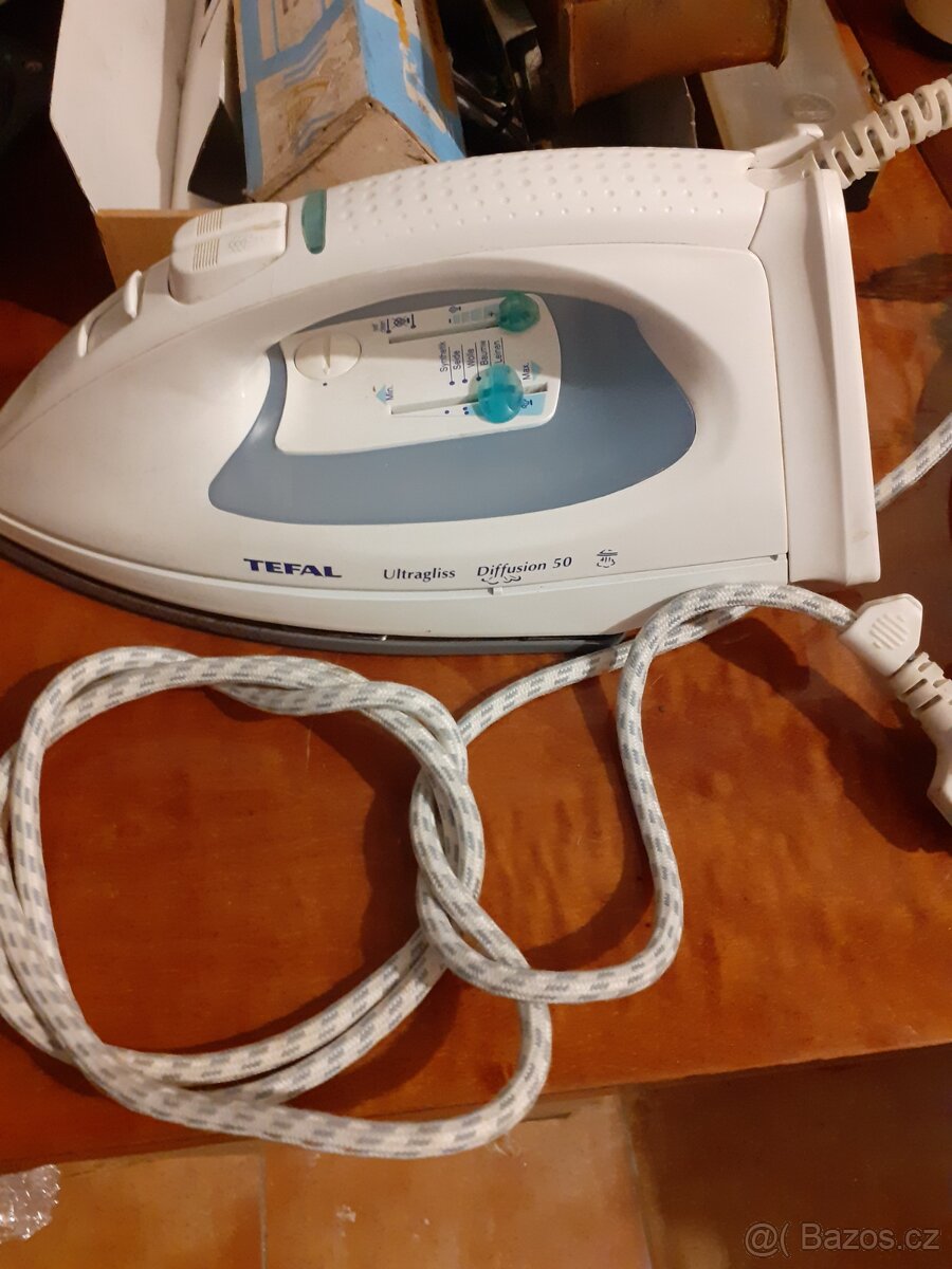 Žehlička TEFAL