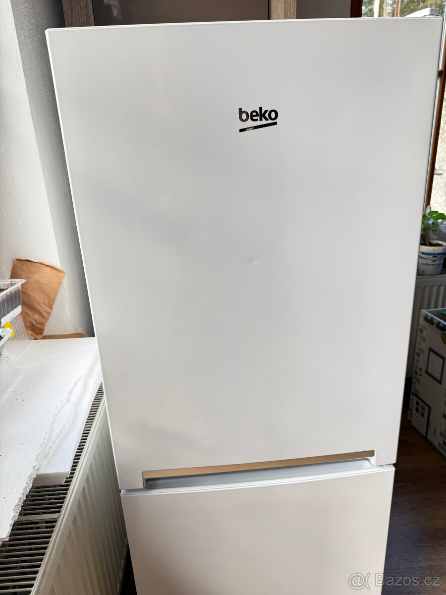 Lednice z mrazákem Beko 200 litrů zánovní