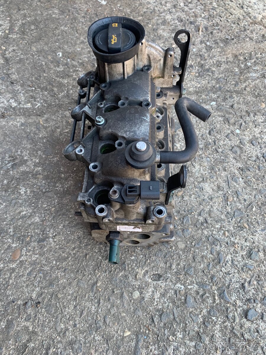 Prodám hlavu motoru 1,2 HTP ,6v