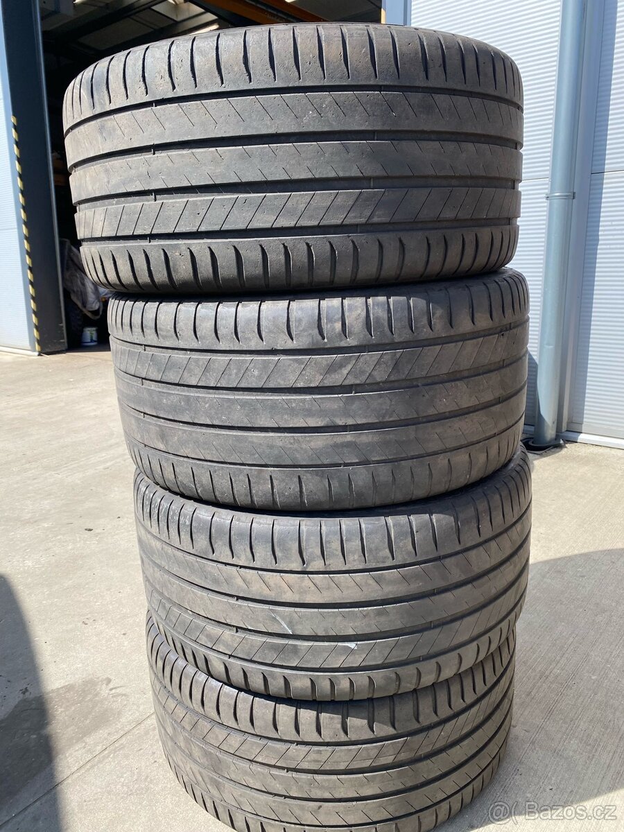 Pneu Michelin 295/35 r21