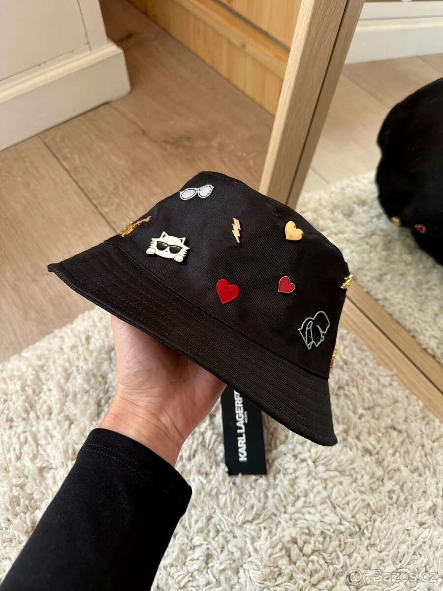 KARL LAGERFELD ČERNÝ A BÍLY KLOBOUK
