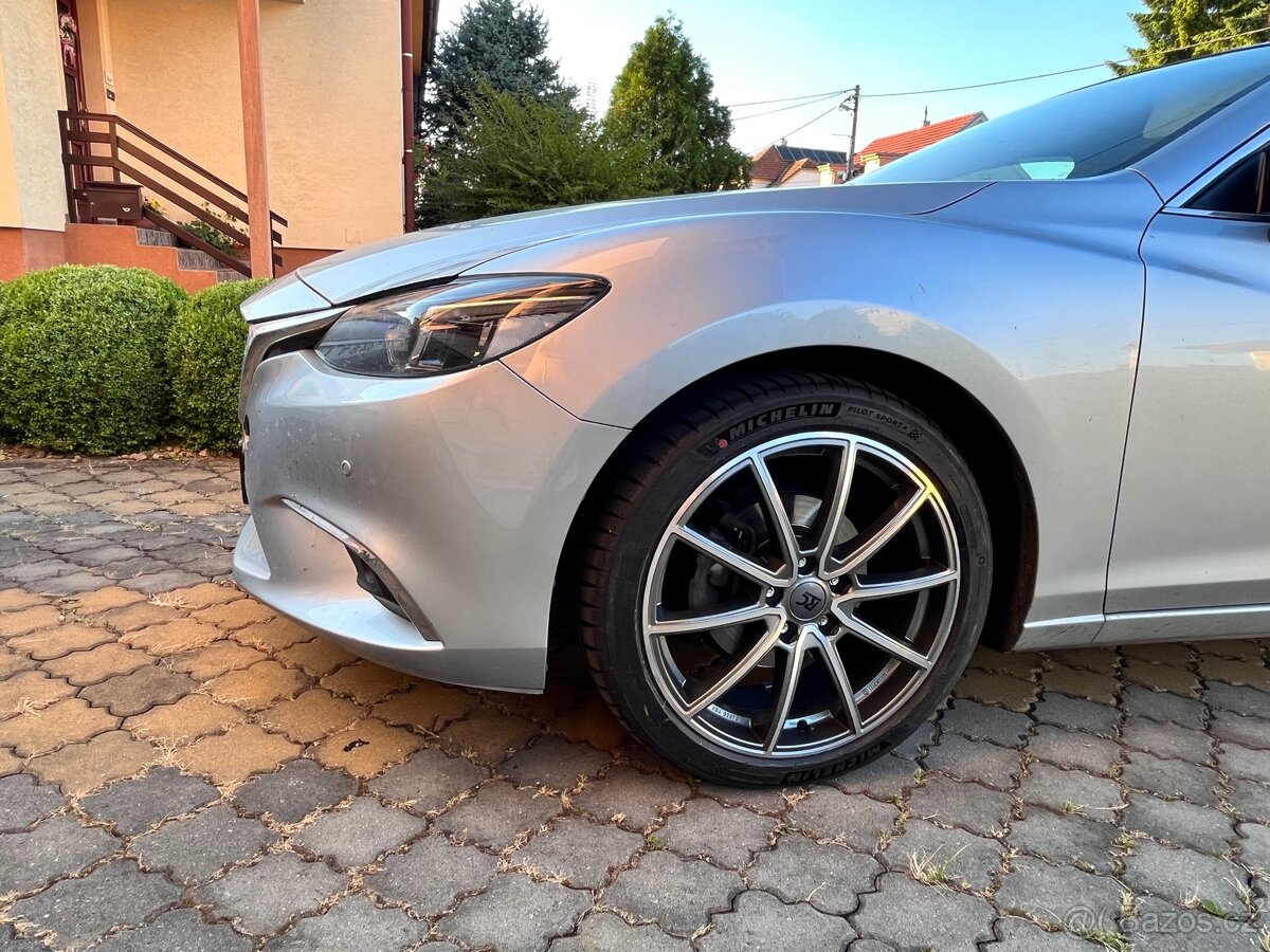Litá kola 7,5J x19 5x114,3 ET45, pneu Michelin