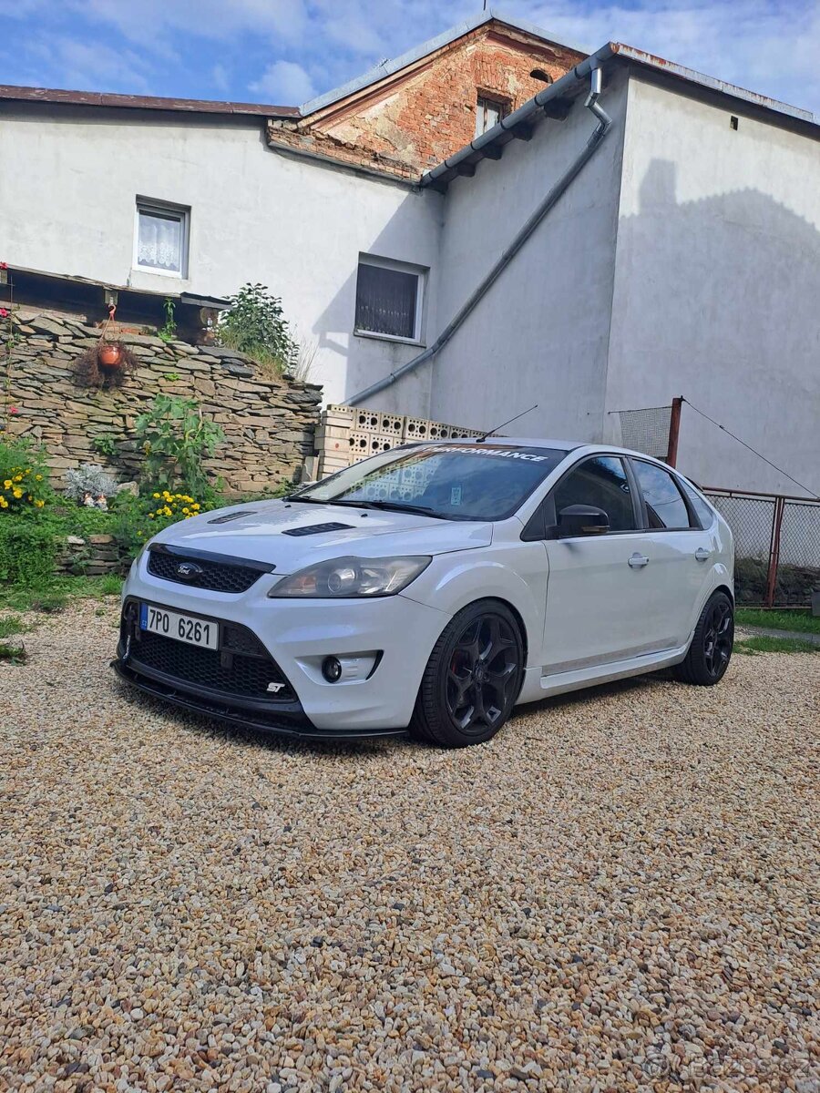 Ford Focus St225