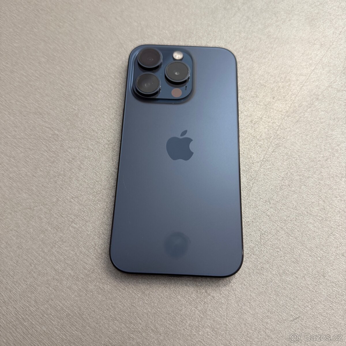 iPhone 15 Pro 128GB, pěkný stav, 12 měsíců záruka